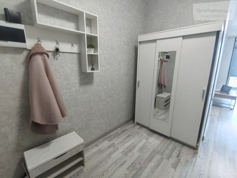 Красный проспект, 104