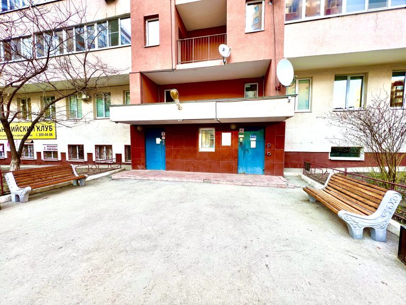 Революционная улица, 5