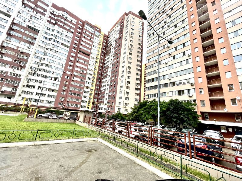 Революционная улица, 5