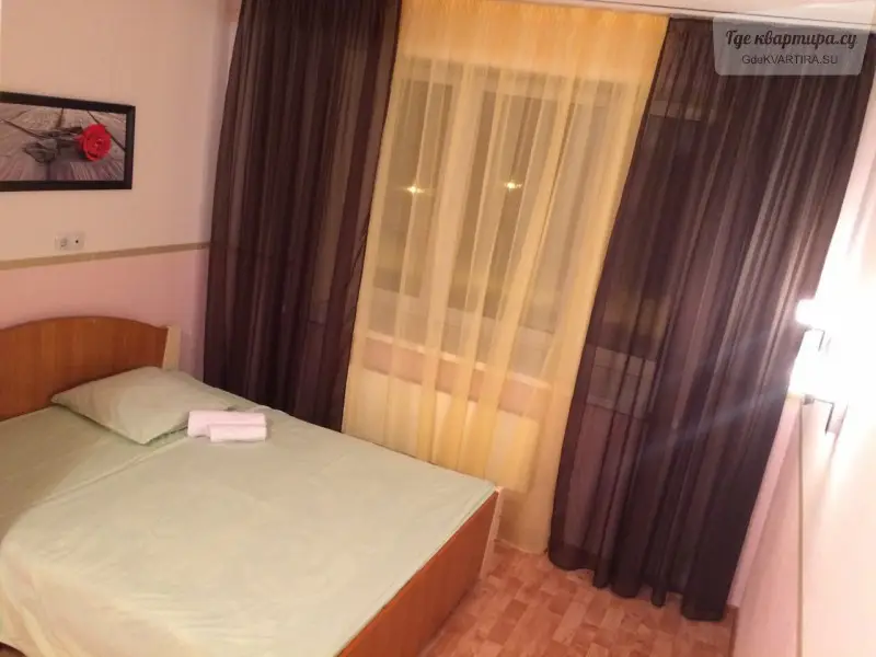 улица Иосифа Каролинского, 8